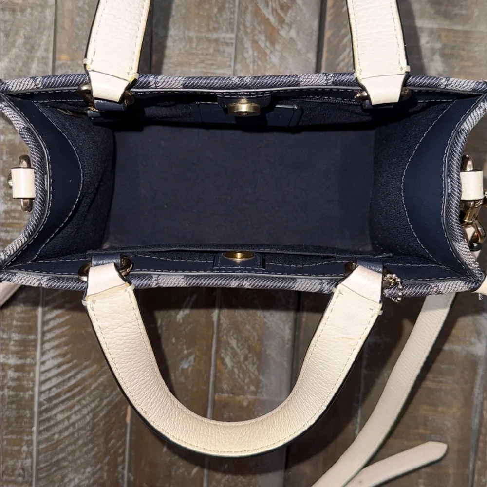 Coach Dempsey 22 Denim Signature Tote + Rare Starfish & Silver Charms - Picture 13 of 16